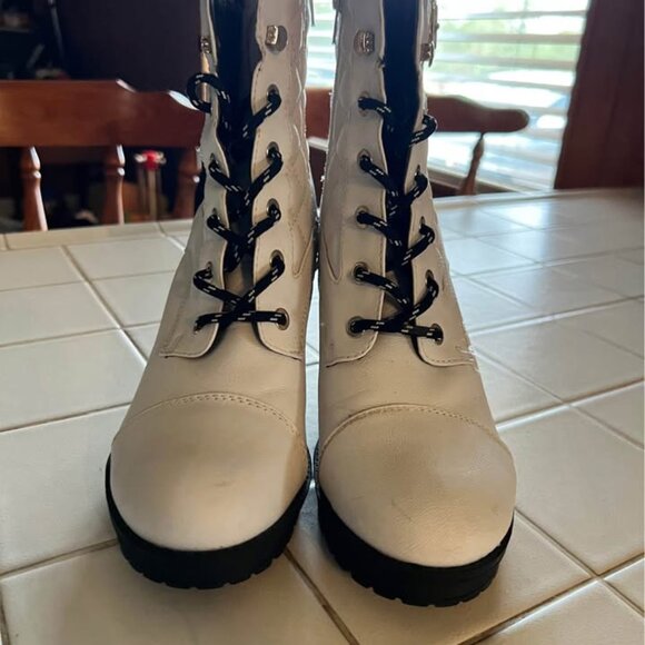 Guess Boots - Picture 2 of 4